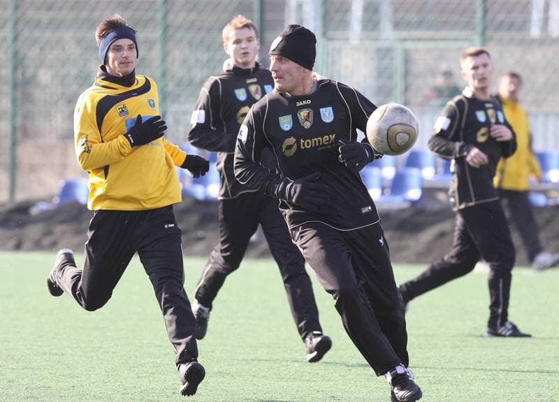 Football. I liga. GKS Katowice - Ruch Radzionkow. 17.03.2012