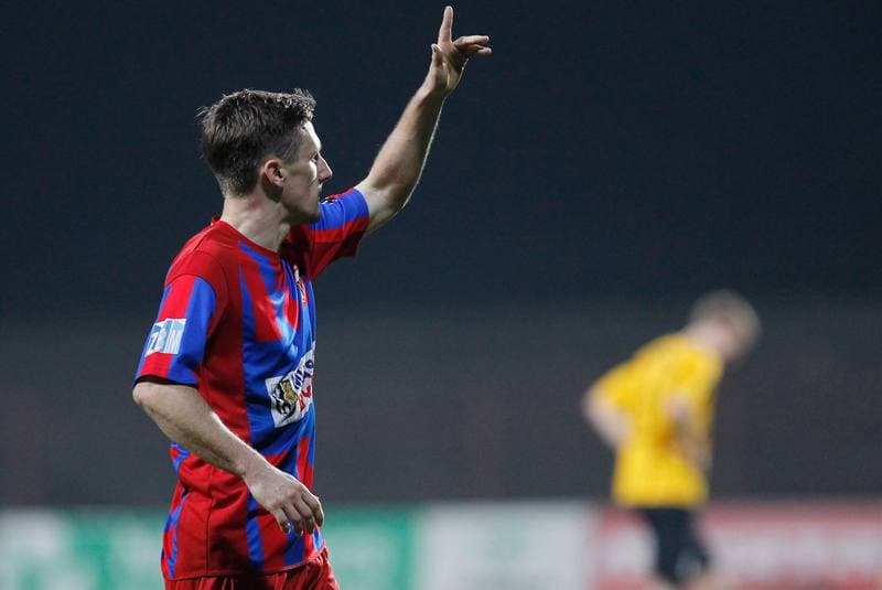 Football. III Liga Opolsko - Slaska. Polonia Bytom - Polonia Laziska Gorne. 11.11.2014