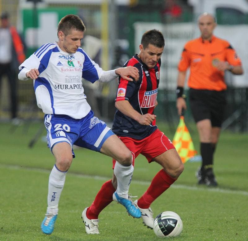 Football. I liga. Podbeskidzie Bielsko-Biala - Piast Gliwice. 11.05.2011