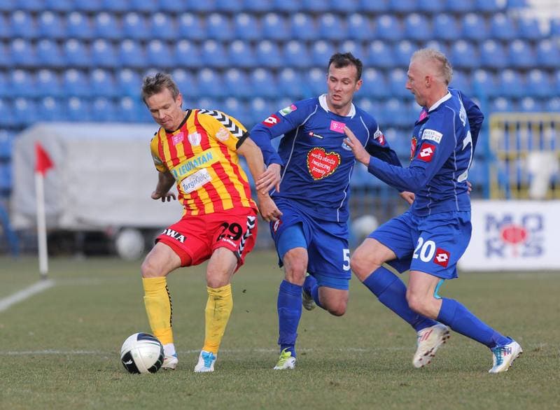 Football. T-Mobile Ekstraklasa. Ruch Chorzow - Korona Kielce. 10.12.2011