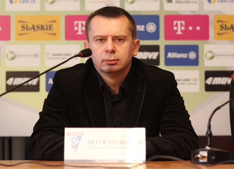 Football. Gornik Zabrze. Press Conference. 27.04.2011