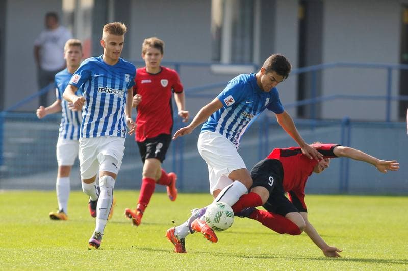 Football. Centralna Liga Juniorow. Piast Gliwice - Lech Poznan. 01.10.2016