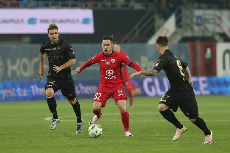Football. Lotto Ekstraklasa. Piast Gliwice - Cracovia Krakow. 18.11.2016