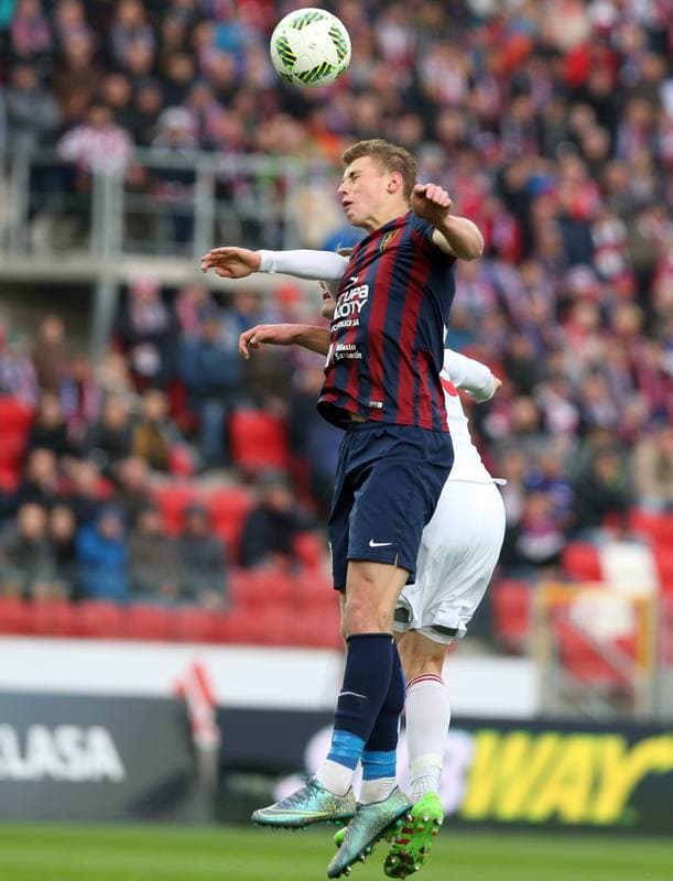 Football. Ekstraklasa. Gornik Zabrze - Pogon Szczecin. 01.04.2016