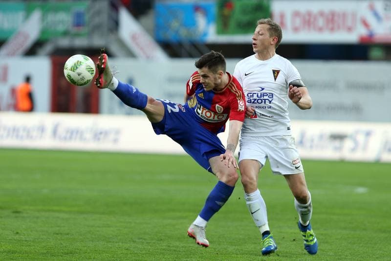 Football. Ekstraklasa. Piast Gliwice - Pogon Szczecin. 01.05.2016