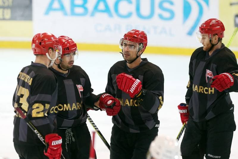 Ice Hockey. Polska Hokej Liga. SMS PZHL Katowice - Comarch Cracovia Krakow. 15.10.2017