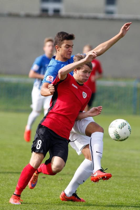 Football. Centralna Liga Juniorow. Piast Gliwice - Lech Poznan. 01.10.2016