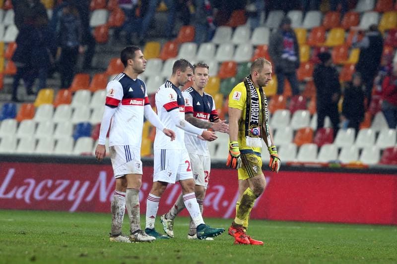Football. I Liga. Podbeskidzie Bielsko-Biala - Gornik Zabrze. 06.11.2016
