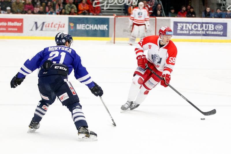 Ice Hockey. Tipsport Extraliga. Ocelari Trinec - Bili Tygri Liberec. 05.02.2017