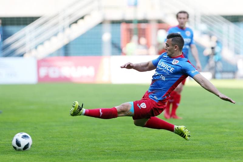 Football. Lotto Ekstraklasa. Piast Gliwice - Pogon Szczecin. 21.04.2018