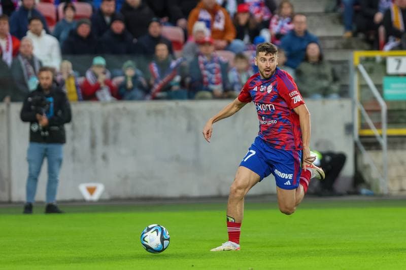 Football. PKO BP Ekstraklasa. Gornik Zabrze - Rakow Czestochowa. 22.10.2023