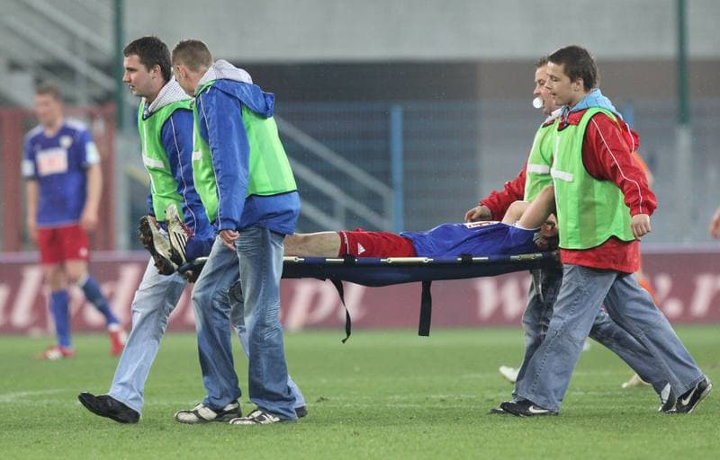 Football. I liga. Piast Gliwice - Termalica Bruk-Bet Nieciecza. 13.04.2012