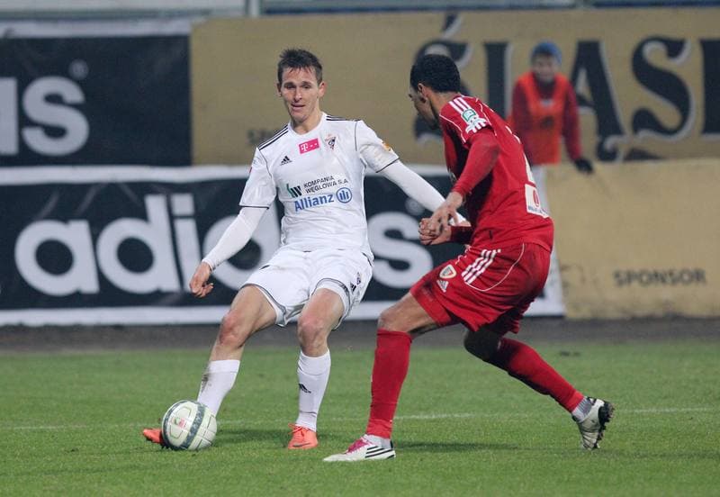 Football. T-Mobile Ekstraklasa. Gornik Zabrze - Piast Gliwice. 25.02.2013