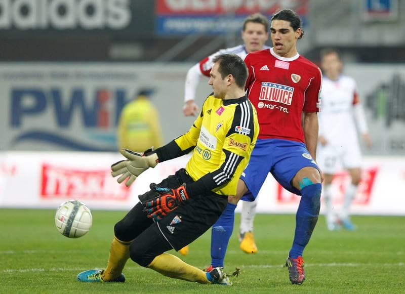 Football. T-Mobile Ekstraklasa. Piast Gliwice - Gornik Zabrze. 30.11.2013