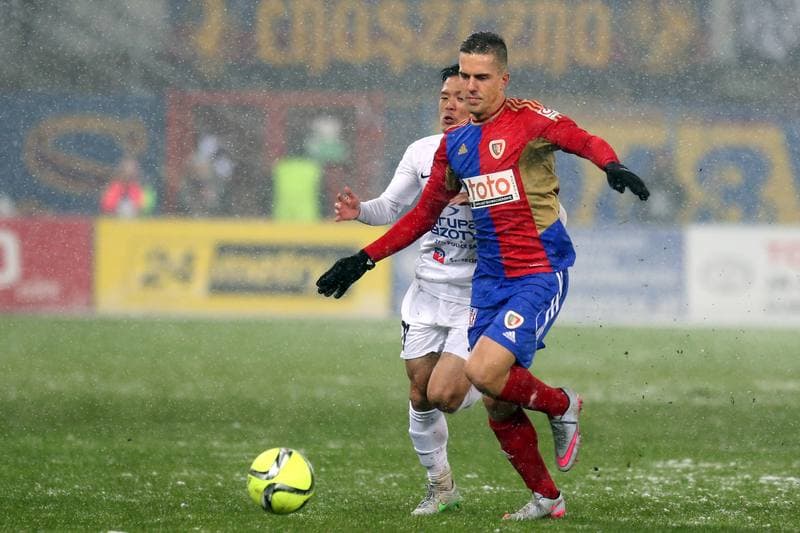 Football. Ekstraklasa. Piast Gliwice - Pogon Szczecin. 19.02.2016