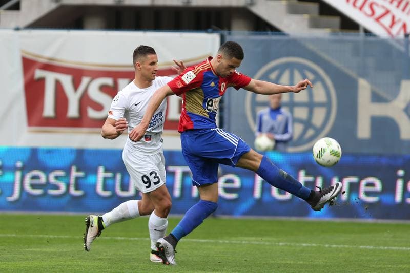 Football. Ekstraklasa. Piast Gliwice - Pogon Szczecin. 01.05.2016