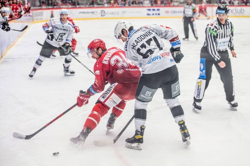 Ice Hockey. Tipsport Extraliga. Ocelari Trinec - Energie Karlovy Vary. 21.02.2022