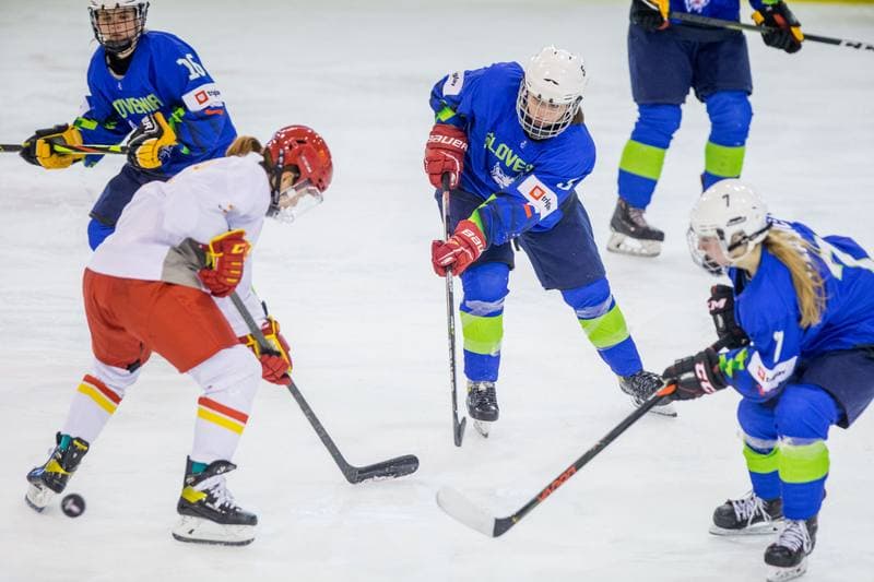 Ice Hockey. Women's World Championship Division 1 Group B. Slovenia - China. 11.04.2022