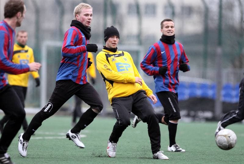 Football. Sparing. GKS Katowice - LZS Lesnica. 05.02.2011