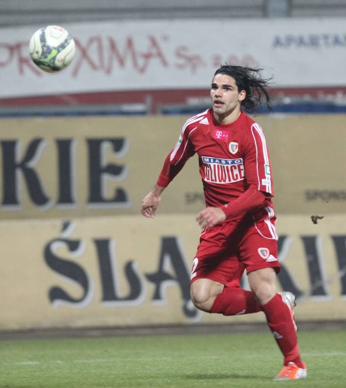 Football. T-Mobile Ekstraklasa. Gornik Zabrze - Piast Gliwice. 25.02.2013