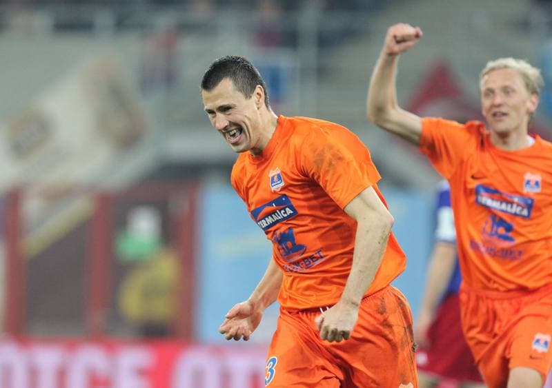Football. I liga. Piast Gliwice - Termalica Bruk-Bet Nieciecza. 13.04.2012