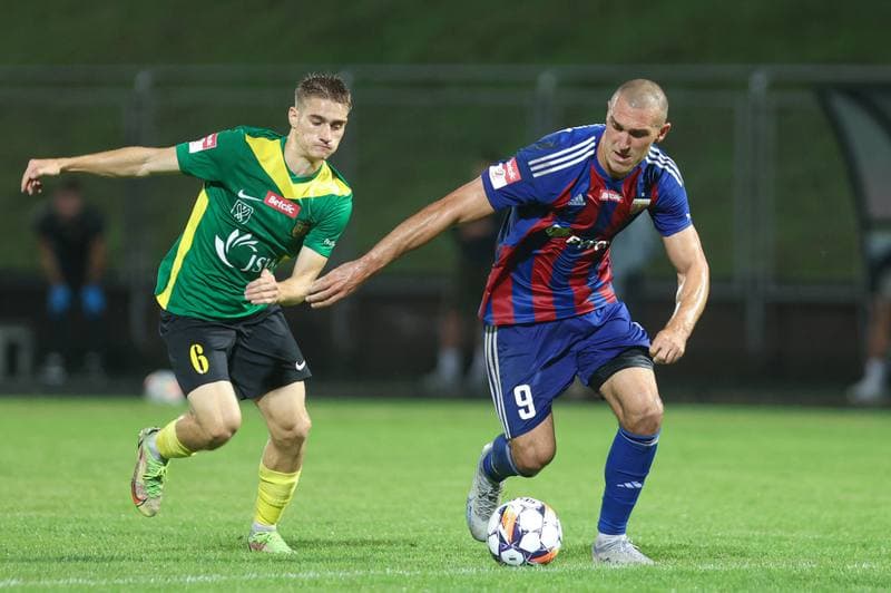 Football. Betclic II liga. GKS Jastrzebie - Polonia Bytom. 17.08.2024