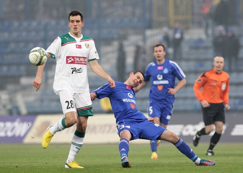 Football. Ekstraklasa. Ruch Chorzow - Slask Wroclaw. 03.04.2010