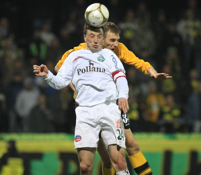 Football. I liga. GKS Katowice - Warta Poznan. 02.04.2010