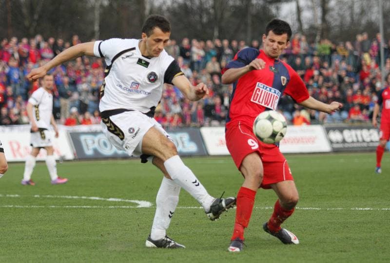 Football. Ekstraklasa. Piast Gliwice - Korona Kielce. 19.04.2010