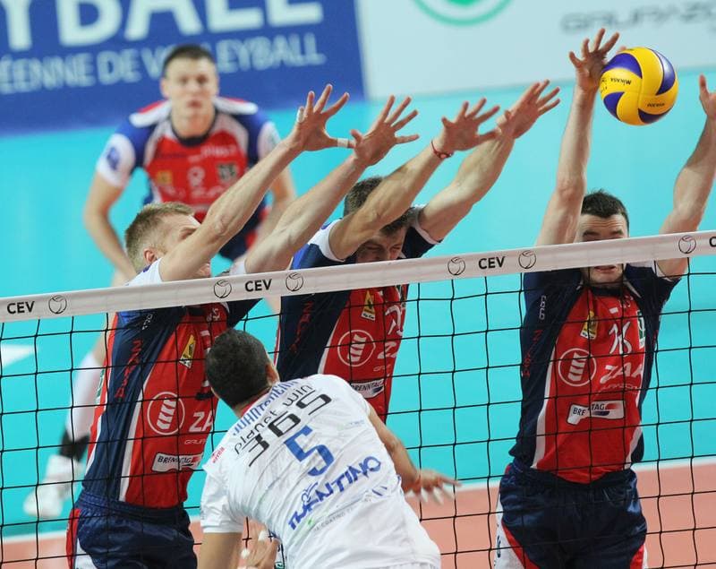 Volleyball. CEV Champions League. ZAKSA Kedzierzyn-Kozle - Trentino Volley. 22.12.2011