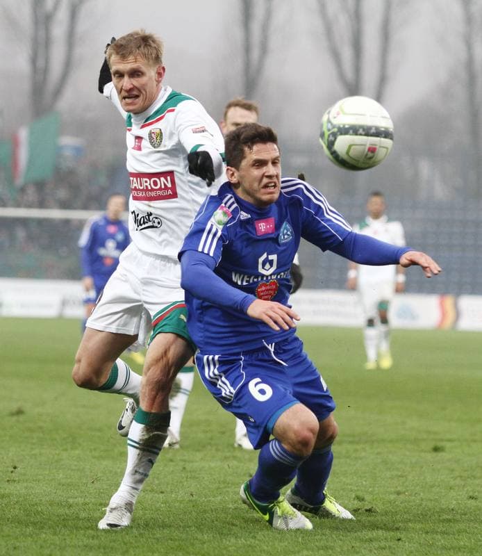 Football. Ekstraklasa. Ruch Chorzow - Slask Wroclaw. 03.04.2010