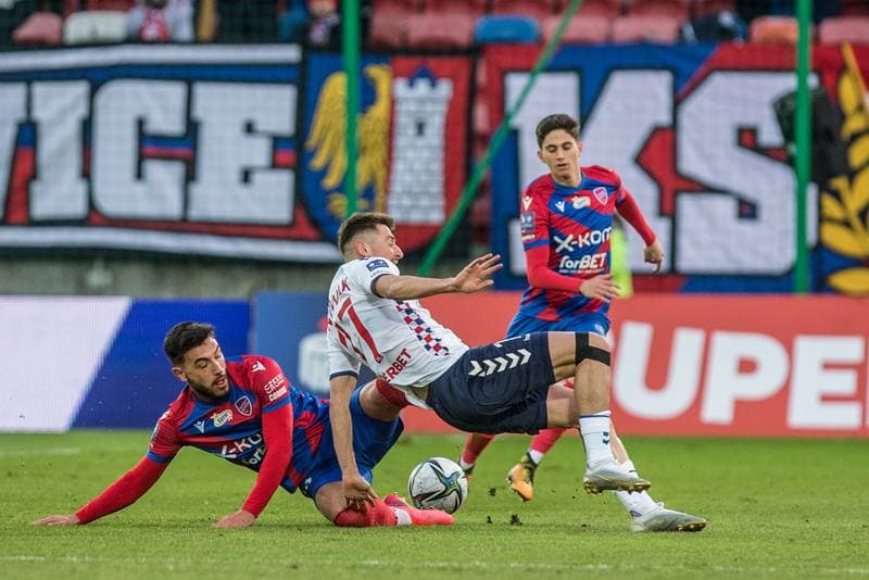 Football. PKO BP Ekstraklasa. Gornik Zabrze - Rakow Czestochowa. 20.02.2022