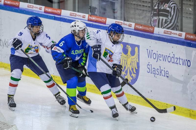 Ice Hockey. Women's World Championship Division 1B. Slovenia - Italy. 08.04.2022