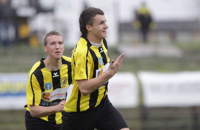 Football. Bytom I liga. Ruch Radzionkow - Pogon Szczecin. 16.10.2010