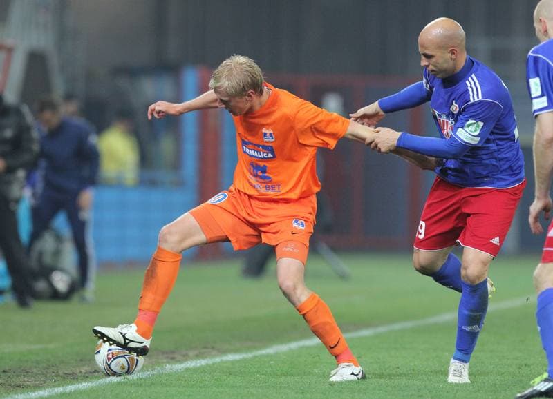 Football. I liga. Piast Gliwice - Termalica Bruk-Bet Nieciecza. 13.04.2012