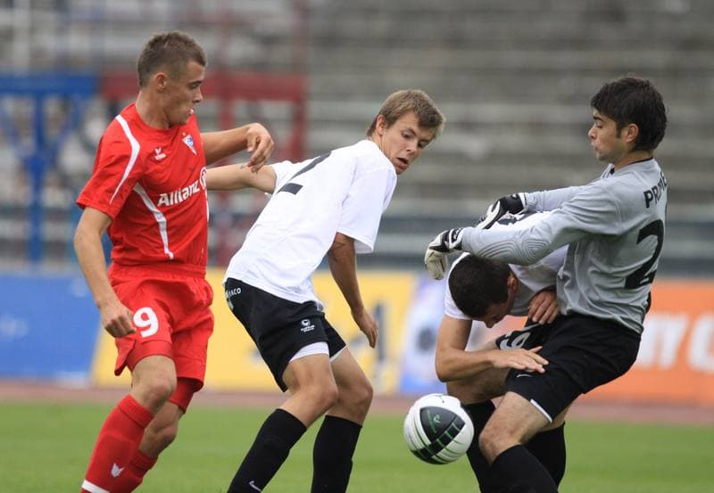 Football. Mloda Ekstraklasa. Gornik Zabrze - Zaglebie Lubin. 04.09.2010