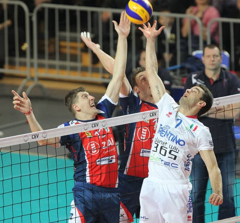 Volleyball. CEV Champions League. ZAKSA Kedzierzyn-Kozle - Trentino Volley. 22.12.2011