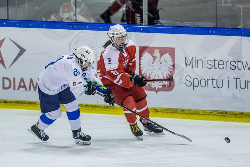 Ice Hockey. Women's World Championship Division 1B. Poland - Slovenia. 09.04.2022