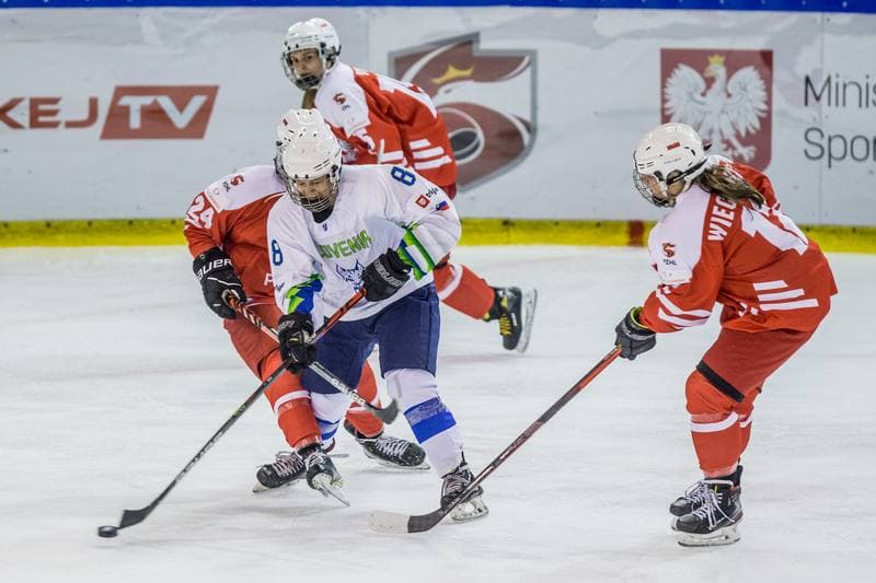 Ice Hockey. Women's World Championship Division 1B. Poland - Slovenia. 09.04.2022