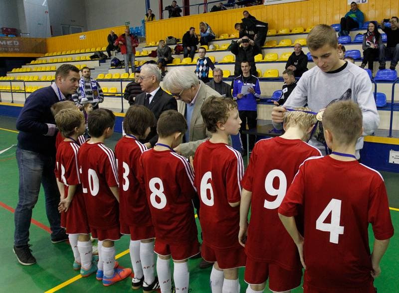 Football. X Halowy Turniej Trampkarzy im Redaktora Stanislawa Penara. Individual Awards. 21.12.2013