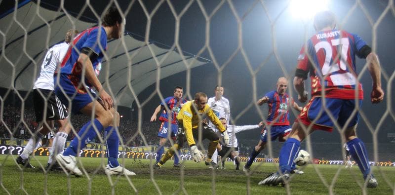 Football. Ekstraklasa. Polonia Bytom - Legia Warsaw. 13.03.2010