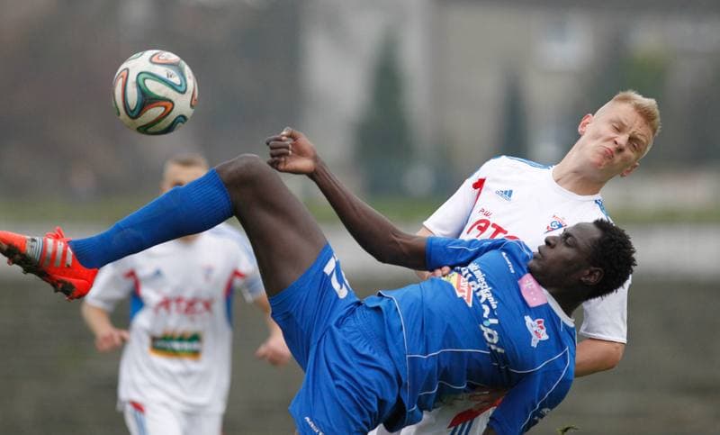 Football. III Liga Opolsko - Slaska. Gornik II Zabrze - Podbeskidzie II Bielsko Biala. 14.11.2014