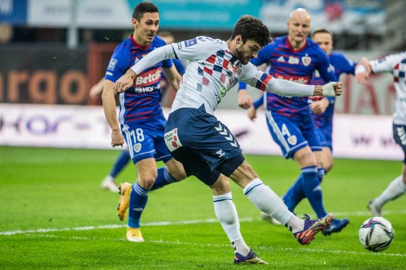 Football. PKO BP Ekstraklasa. Piast Gliwice - Gornik Zabrze. 12.04.2021