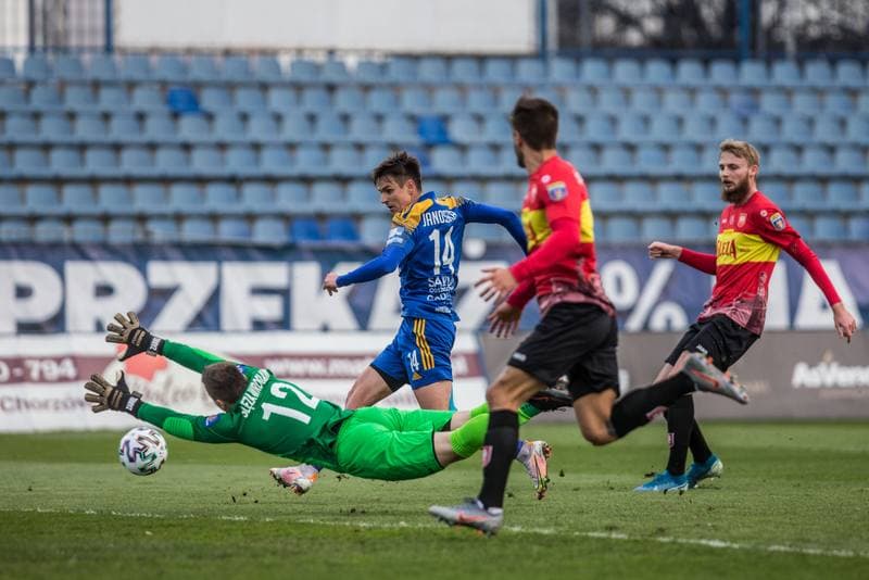 Football. III Liga. Ruch Chorzow - Sleza Wroclaw. 10.04.2021