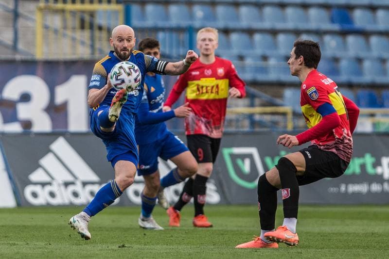 Football. III Liga. Ruch Chorzow - Sleza Wroclaw. 10.04.2021