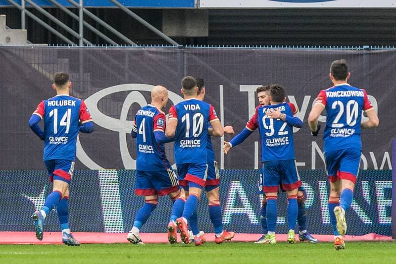 Football. PKO BP Ekstraklasa. Piast Gliwice - Stal Mielec. 18.12.2021