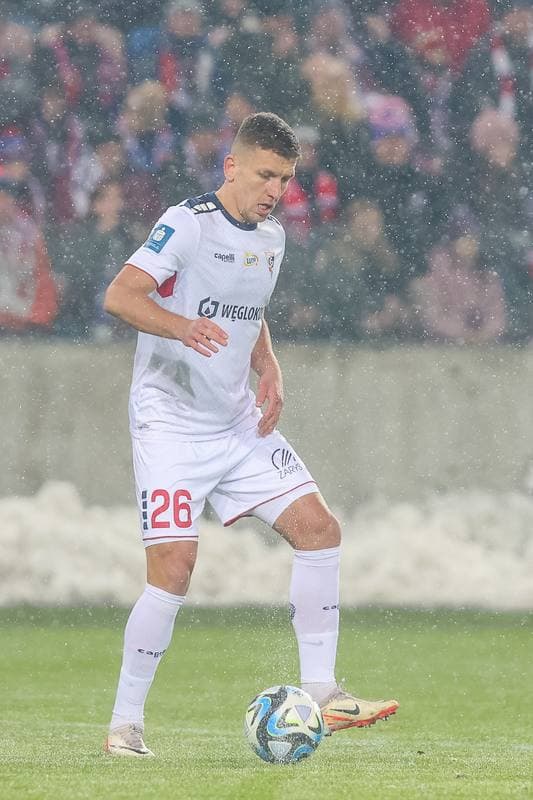 Football. PKO BP Ekstraklasa. Gornik Zabrze - Pogon Szczecin. 01.12.2023