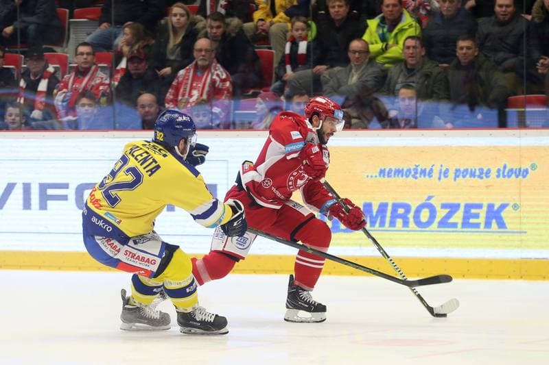 Ice Hockey. Tipsport Extraliga. Ocelari Trinec - Aukro Berani Zlin. 06.02.2018