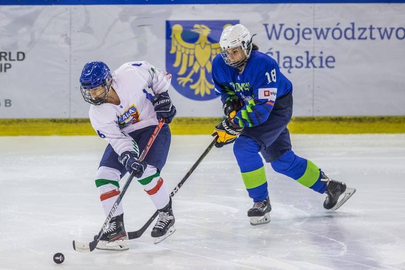 Ice Hockey. Women's World Championship Division 1B. Slovenia - Italy. 08.04.2022