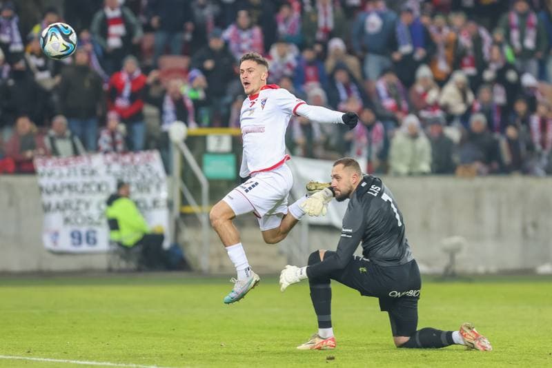 Football. PKO BP Ekstraklasa. Gornik Zabrze - Warta Poznan. 15.12.2023